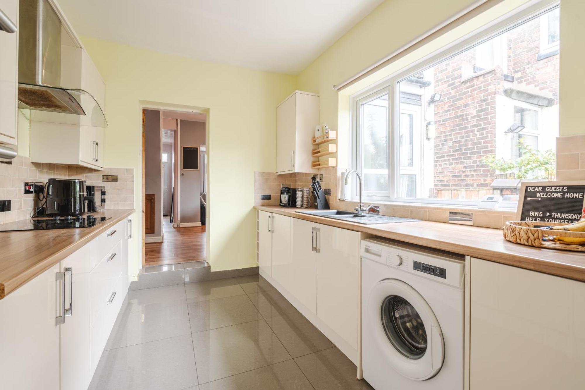 Apartamento Modern & Spacious - Pool Table - Free Parking - Sleeps 10 Manchester