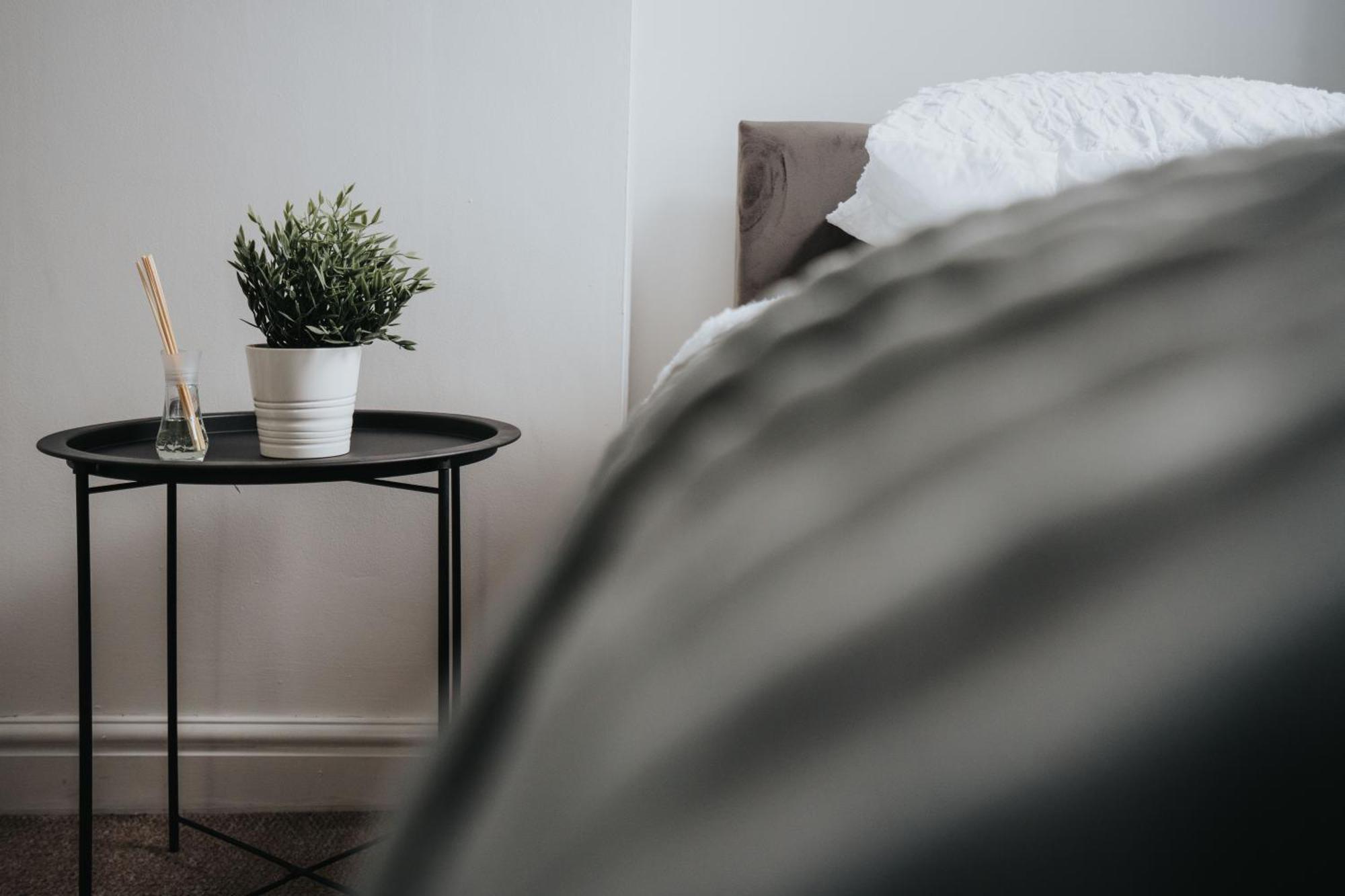Modern & Spacious - Pool Table - Free Parking - Sleeps 9 Manchester